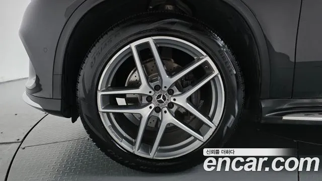 Mercedes-Benz GLE 2017 thumb 4