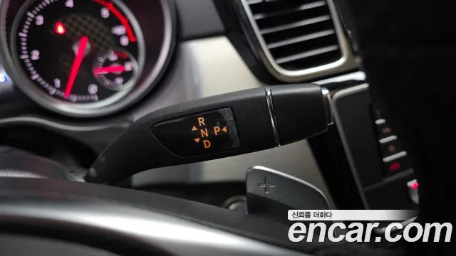 Mercedes-Benz GLE 2017 thumb 8