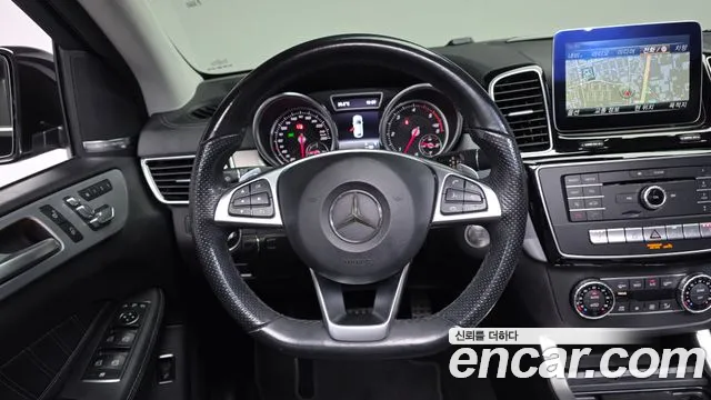Mercedes-Benz GLE 2017 thumb 12