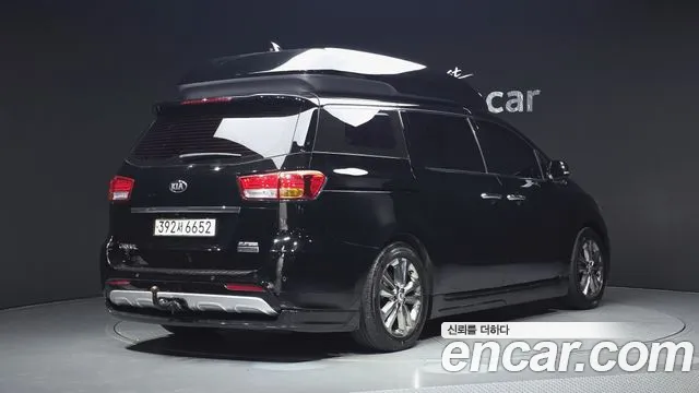 Kia Carnival 2016 thumb 2