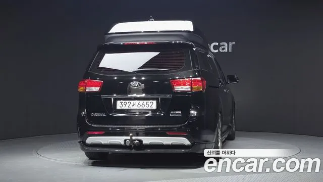 Kia Carnival 2016 thumb 4
