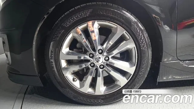 Kia Carnival 2016 thumb 5