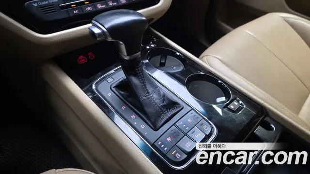 Kia Carnival 2016 thumb 9