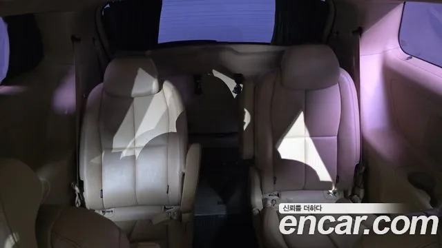 Kia Carnival 2016 thumb 12