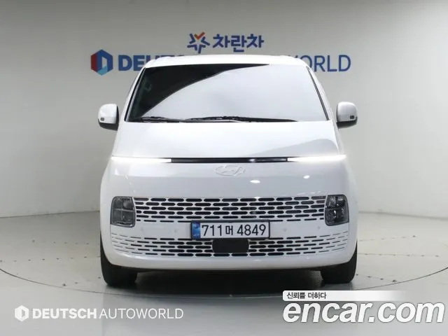 Hyundai Staria 2025 thumb 3