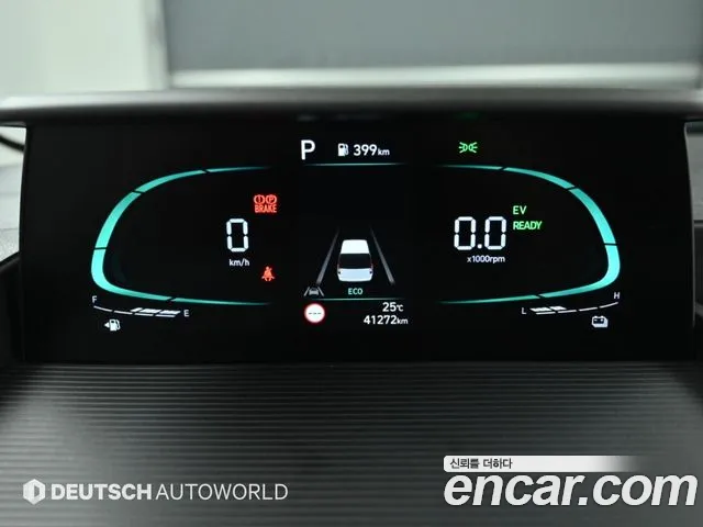 Hyundai Staria 2025 thumb 8