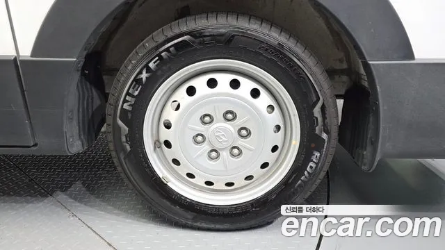 Hyundai Staria 2025 thumb 5