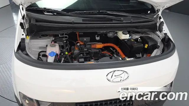 Hyundai Staria 2025 thumb 6