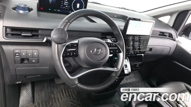 Hyundai Staria 2025 thumb 12