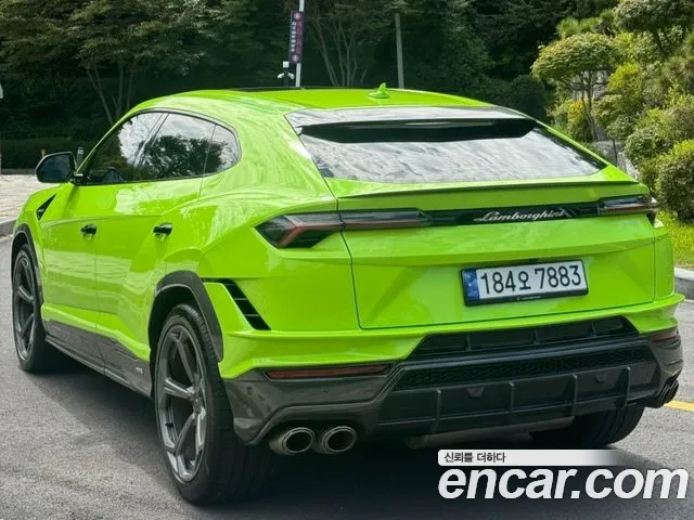 Lamborghini Urus 2023 thumb 3