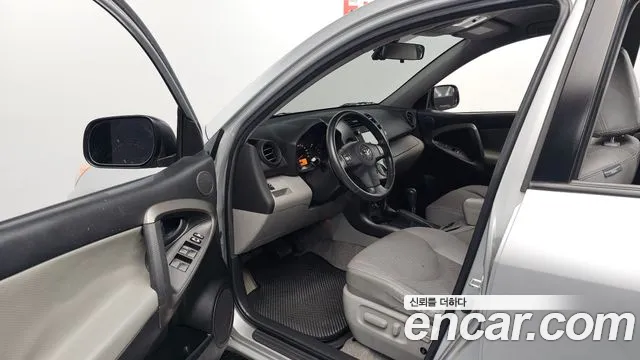 Toyota RAV4 2010 thumb 9