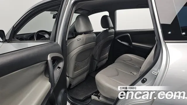 Toyota RAV4 2010 thumb 11