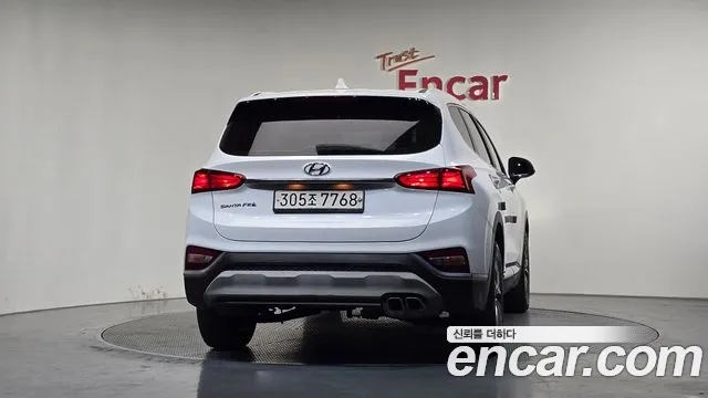 Hyundai Santa Fe 2019 thumb 4