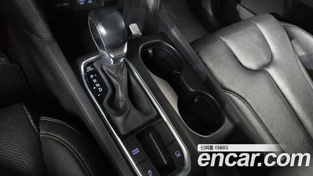 Hyundai Santa Fe 2019 thumb 9