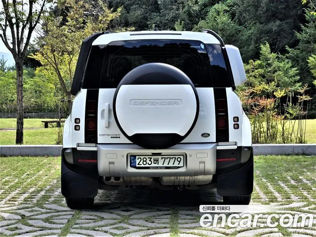 Land Rover Defender 2020 thumb 4