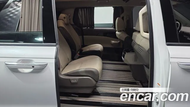 Kia Carnival 2024 thumb 11