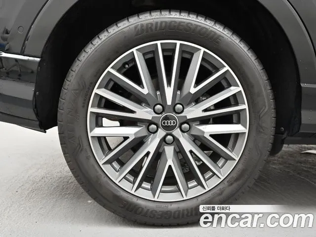 Audi Q3 2023 thumb 5
