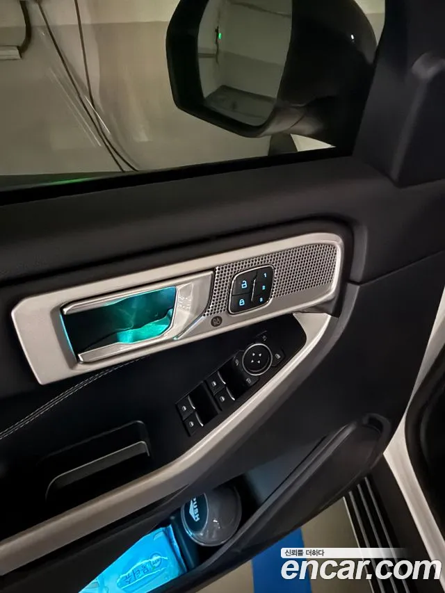 Ford Explorer 2021 thumb 2