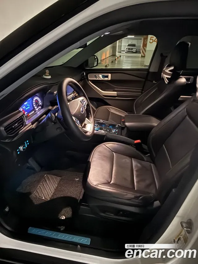 Ford Explorer 2021 thumb 6
