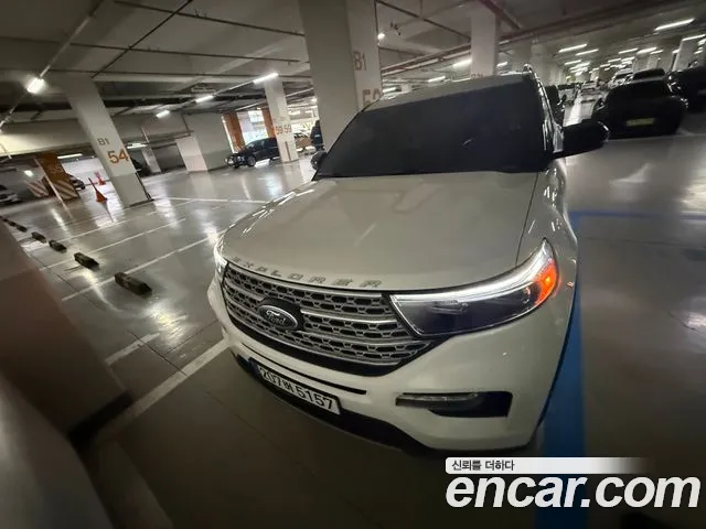 Ford Explorer 2021 thumb 9