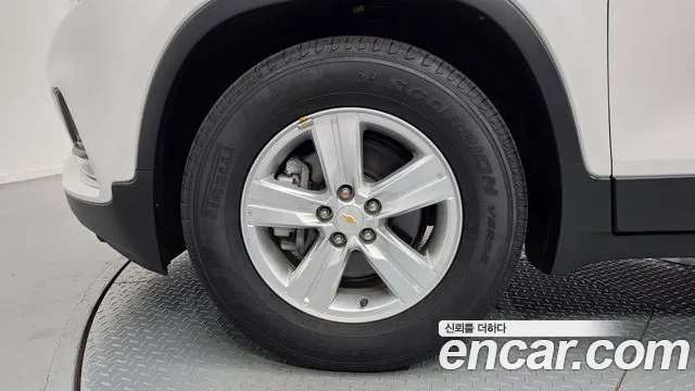 ChevroletGMDaewoo Tracker 2017 thumb 5