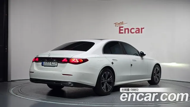 Mercedes-Benz E-Класс 2024 thumb 2