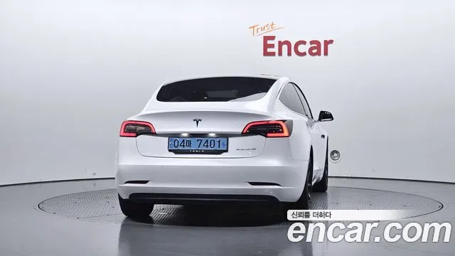Tesla Model 3 2020 thumb 3