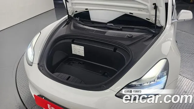 Tesla Model 3 2020 thumb 5
