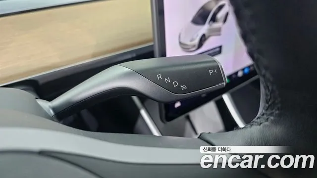 Tesla Model 3 2020 thumb 8
