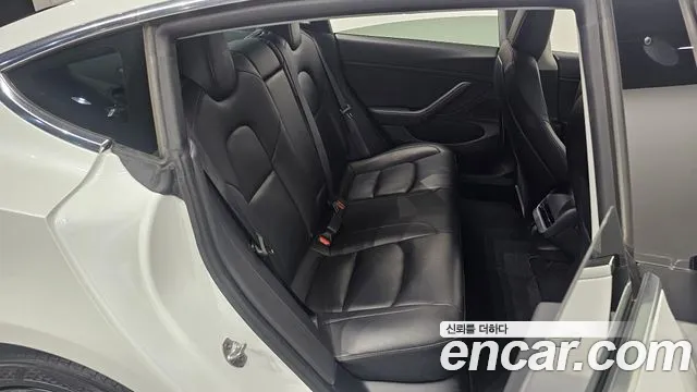 Tesla Model 3 2020 thumb 10