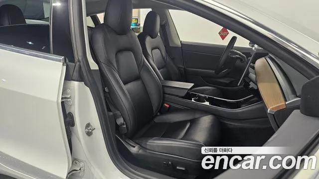 Tesla Model 3 2020 thumb 11