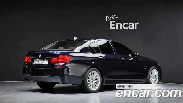 BMW 5-Series 2016 thumb 2