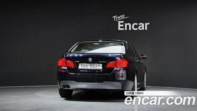 BMW 5-Series 2016 thumb 4