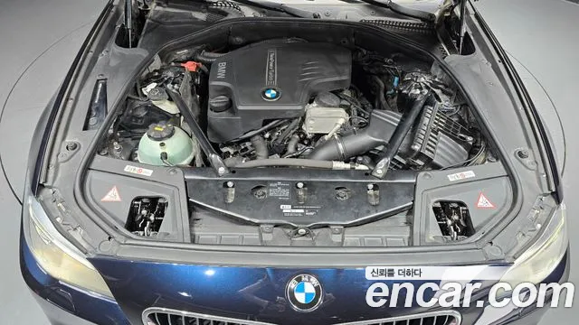 BMW 5-Series 2016 thumb 6