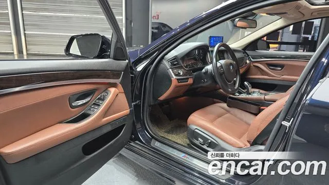 BMW 5-Series 2016 thumb 10