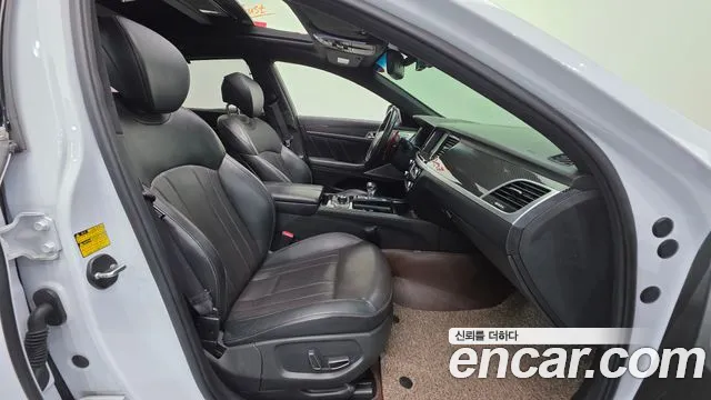 Genesis G80 2017 thumb 10