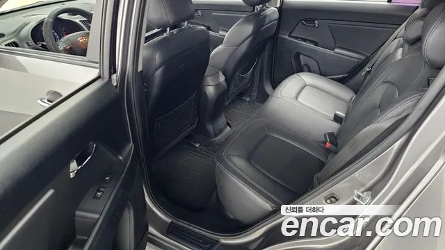 Kia Sportage 2010 thumb 11