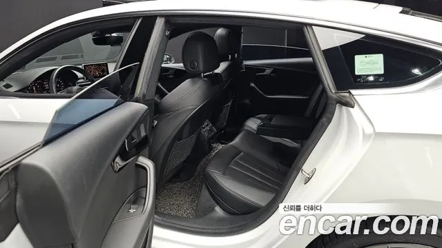 Audi A5 2019 thumb 11