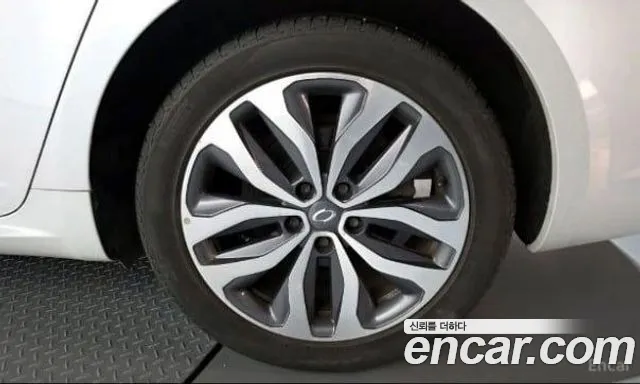 Renault-KoreaSamsung Megane 2016 thumb 5