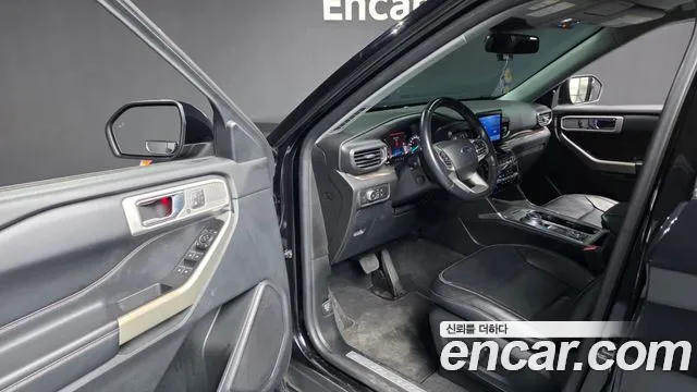 Ford Explorer 2022 thumb 9