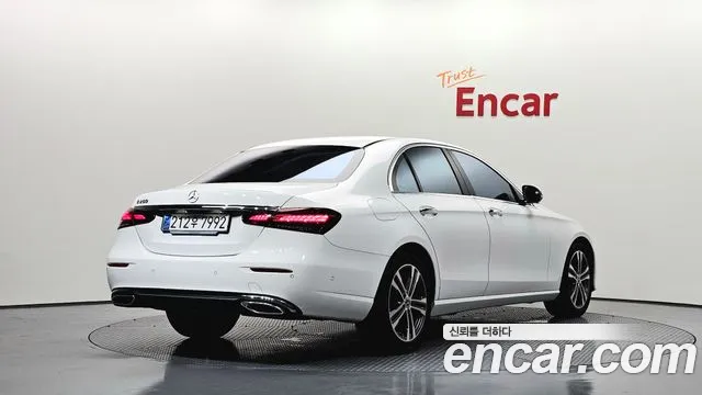 Mercedes-Benz E-Класс 2023 thumb 2