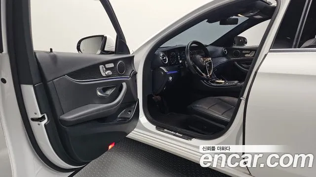 Mercedes-Benz E-Класс 2023 thumb 10