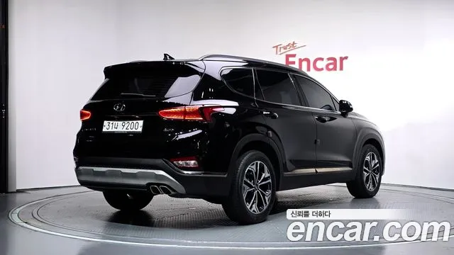 Hyundai Santa Fe 2018 thumb 2