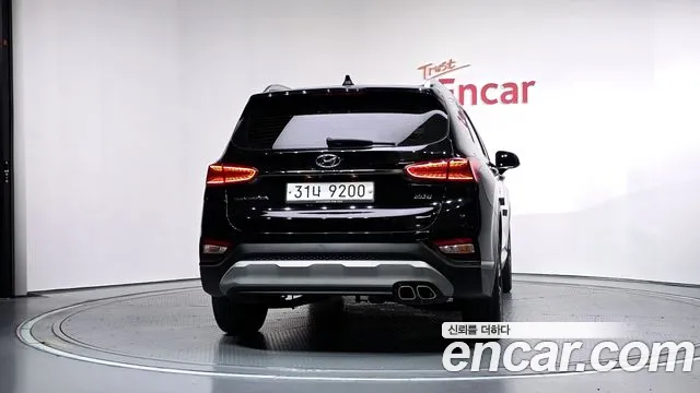 Hyundai Santa Fe 2018 thumb 4