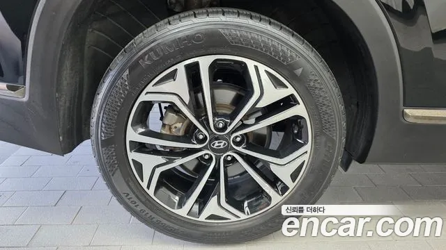 Hyundai Santa Fe 2018 thumb 5