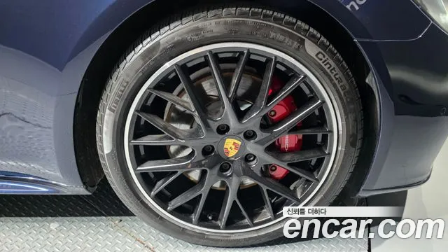 Porsche Panamera 2019 thumb 5