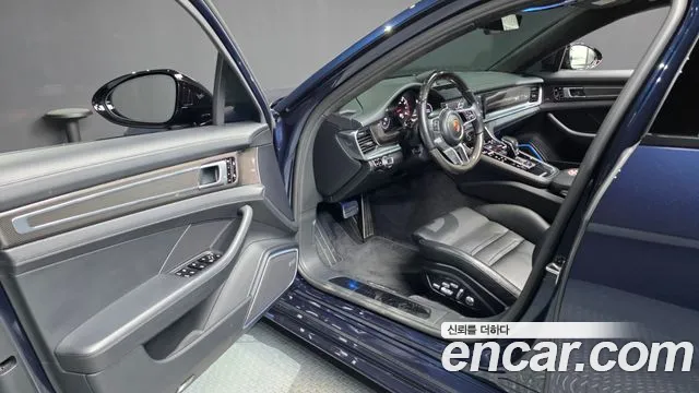Porsche Panamera 2019 thumb 10