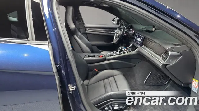 Porsche Panamera 2019 thumb 11
