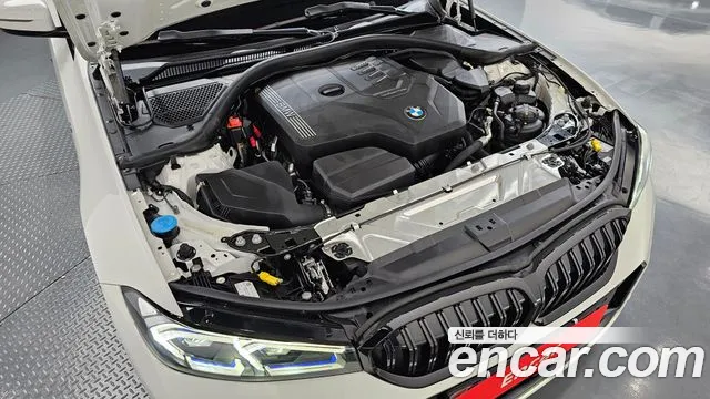 BMW 3-Series 2024 thumb 6