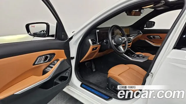 BMW 3-Series 2024 thumb 10